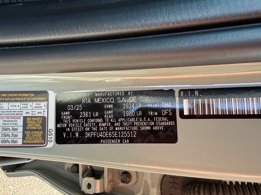 Certified Used 2025  Kia EX image 18
