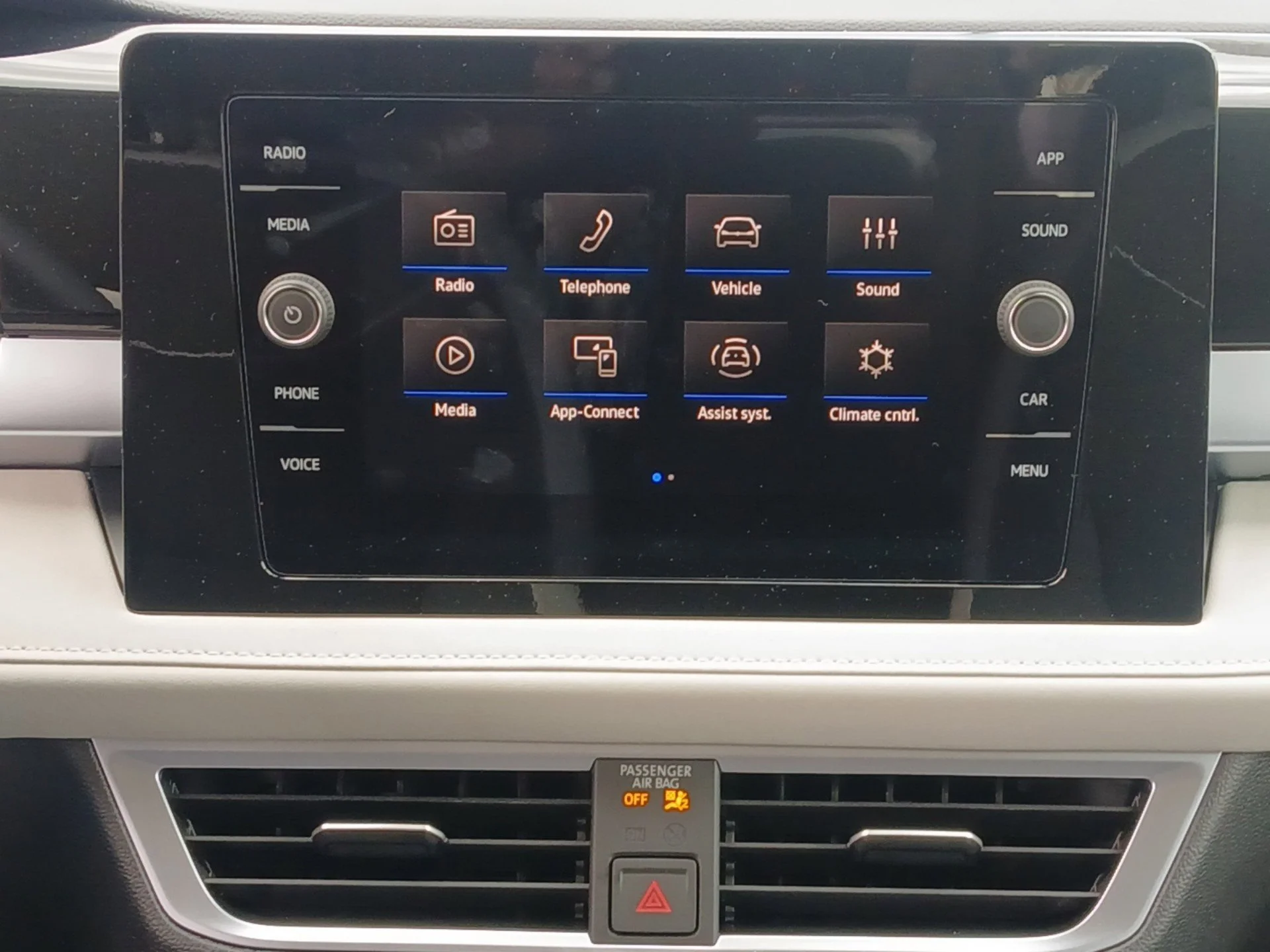 New 2026 Platinum Gray Metallic Volkswagen 1.5T SE image 12