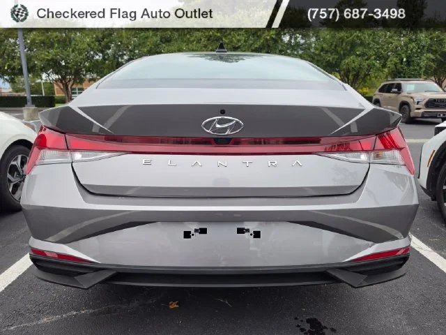 Used 2022 Fluid Metal Hyundai SEL image 5