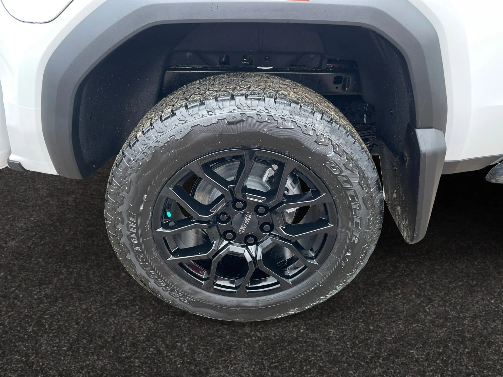 New 2026 Summit White GMC Elevation image 9