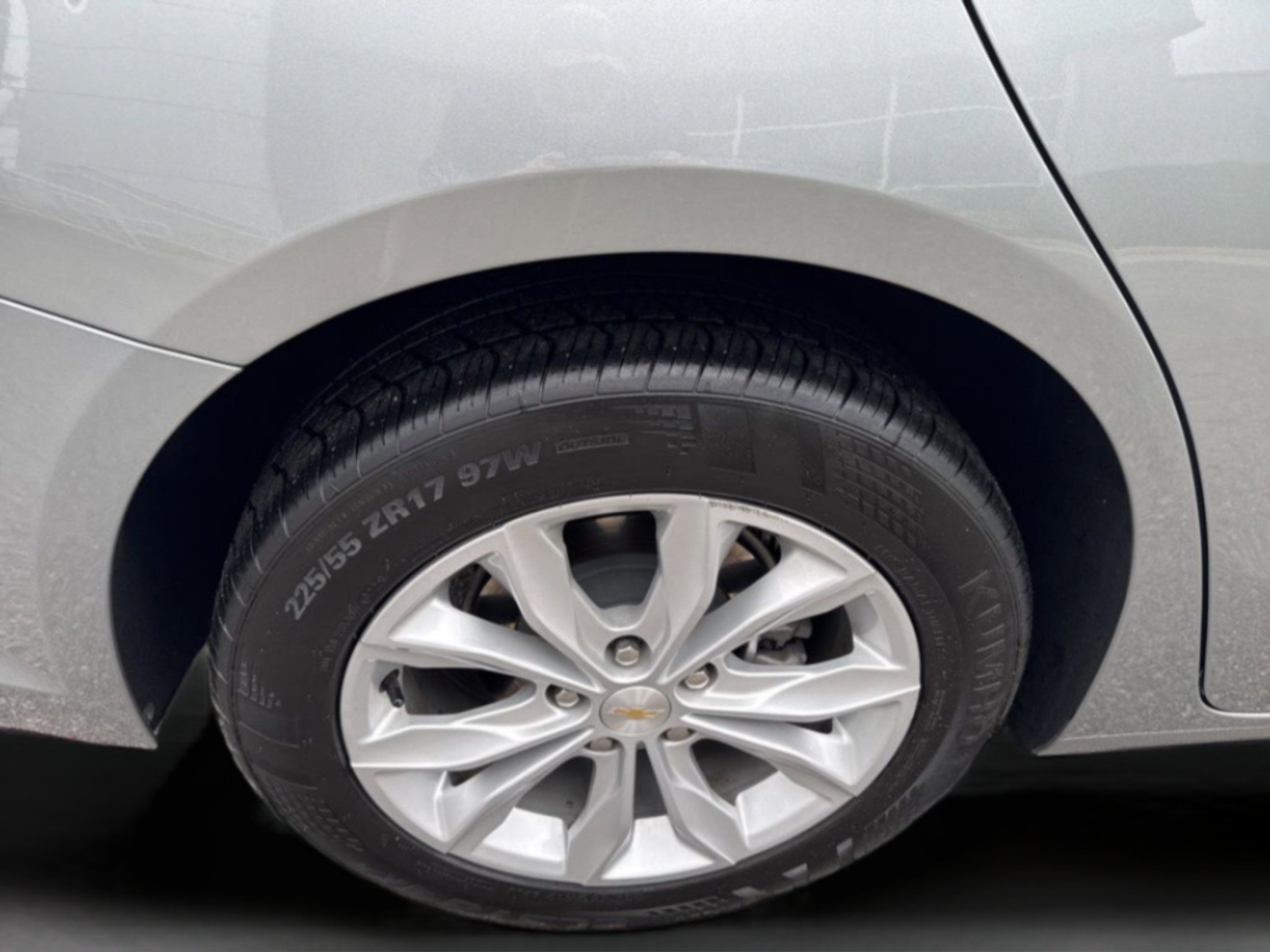 Used 2025 Sterling Gray Metallic Chevrolet  image 31