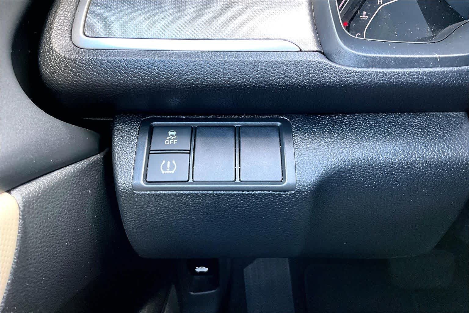 Used 2018  Honda LX image 34