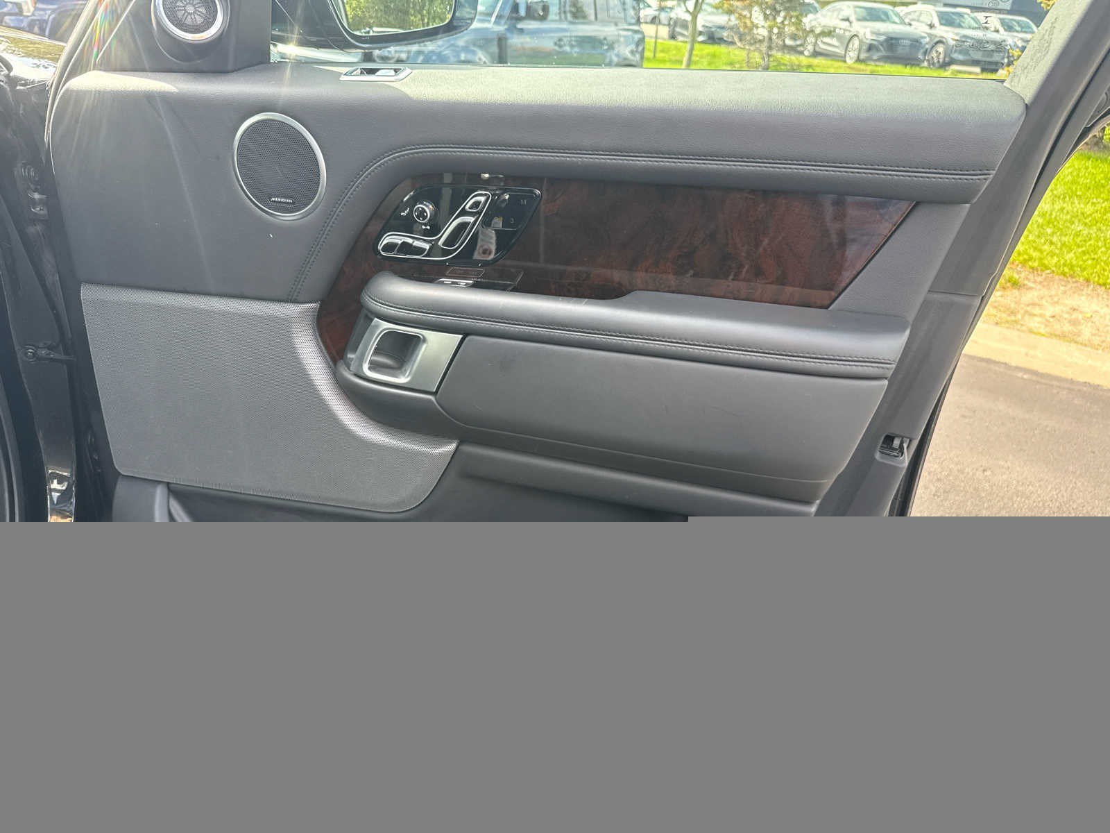 Used 2021 Santorini Black Metallic Land Rover Westminster image 8