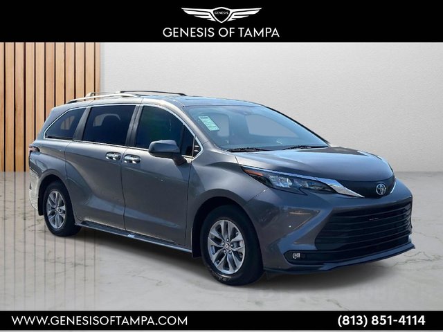 2025 Toyota Sienna XLE
