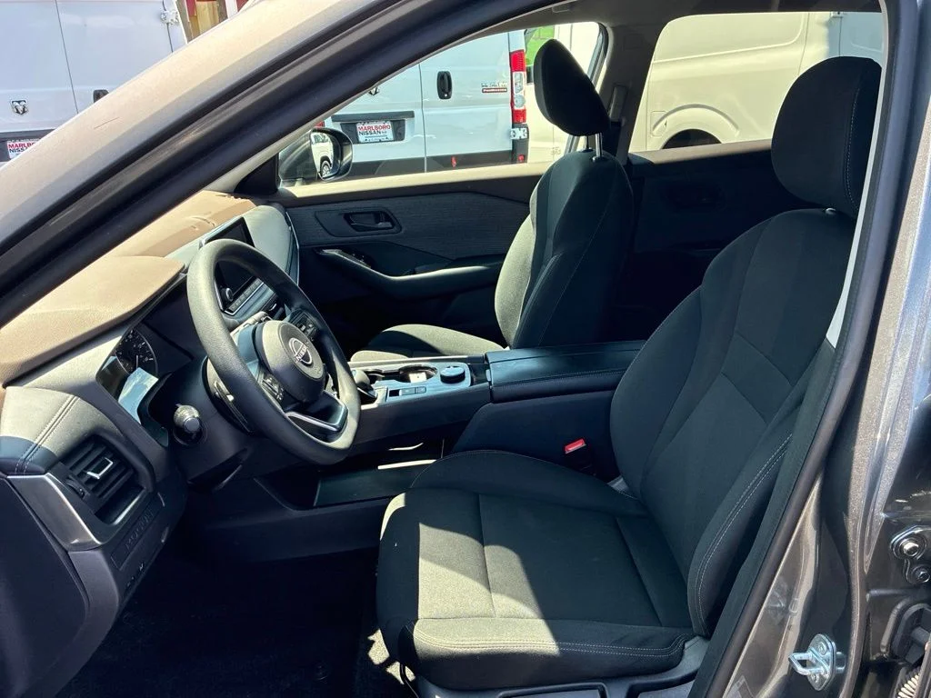 Used 2023 Gray Nissan S image 15
