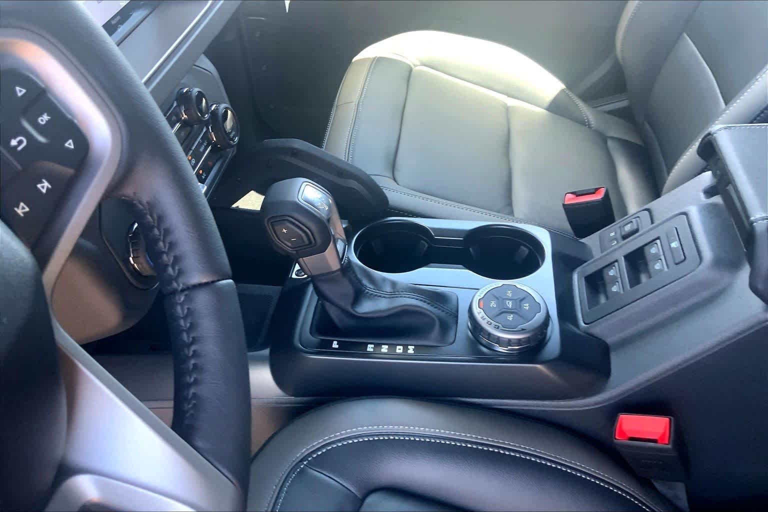 New 2026 Avalanche Gray Ford Outer Banks® image 7