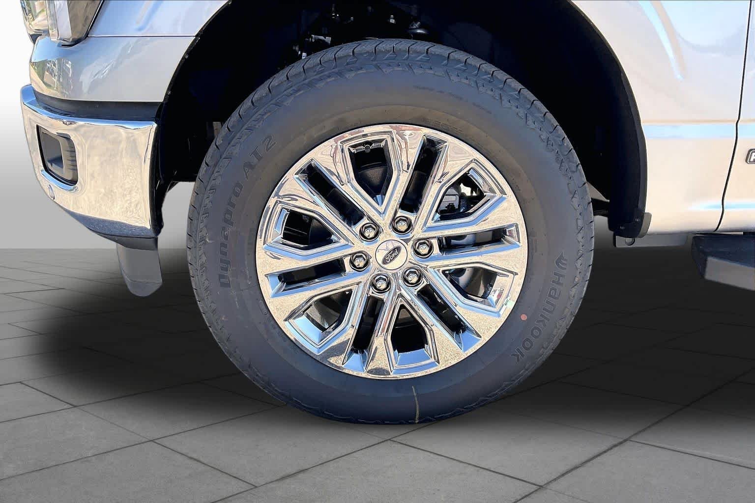 New 2026 Iconic Silver Metallic Ford Lariat® image 11
