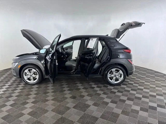 Used 2023 Black Hyundai SEL image 11