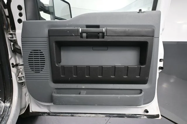 Used 2014 White Ford XL image 37