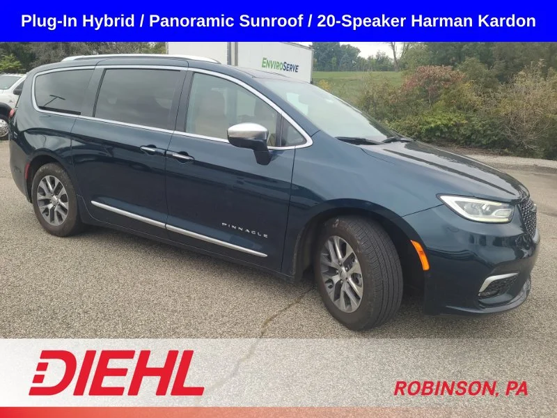 Used 2022 Blue Chrysler Pinnacle image 5