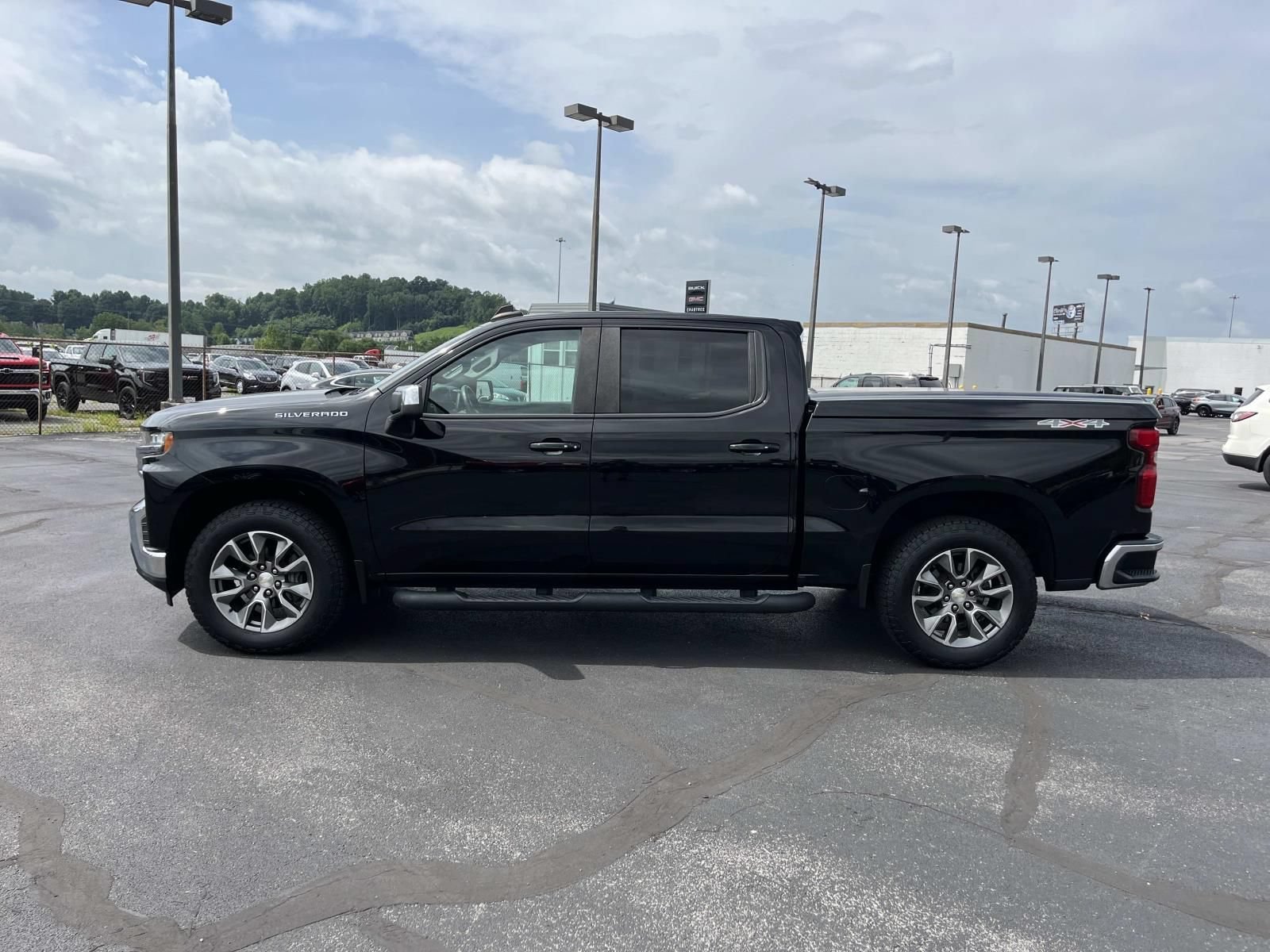 Used 2019 BLACK Chevrolet LT image 7