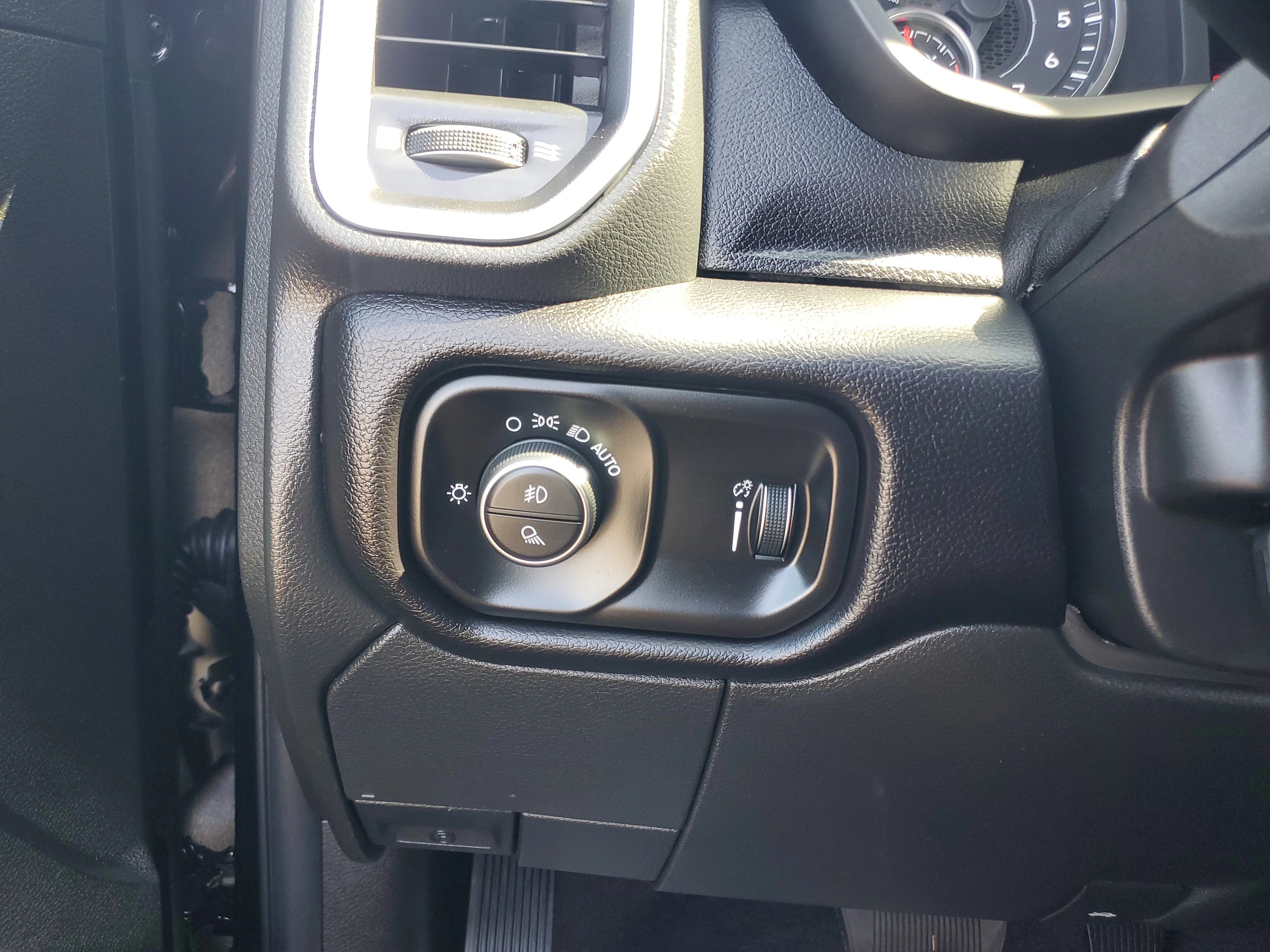 Certified Used 2025 Black Ram Big Horn image 24