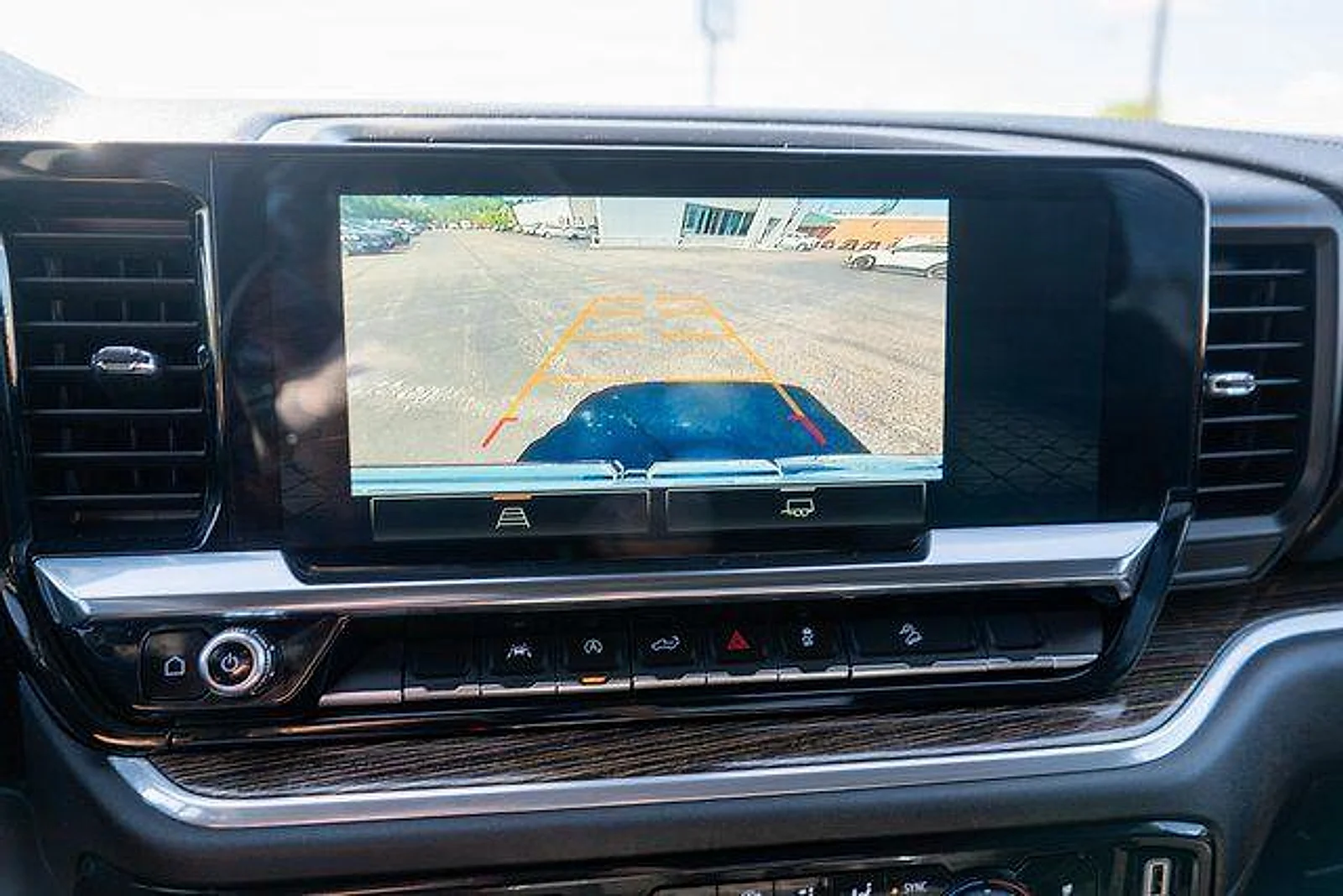 Used 2025 Summit White GMC Elevation image 24