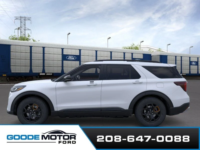 New 2026 Space White Metallic Ford Tremor® image 3