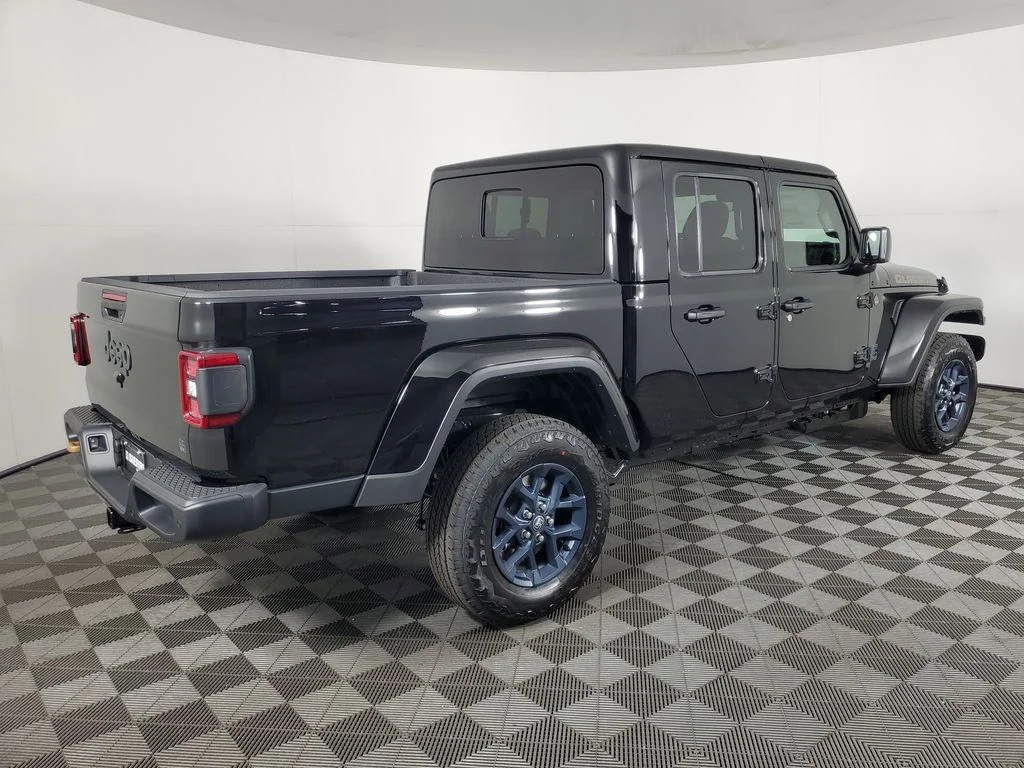 New 2026 Black Clear-Coat Exterior Paint Jeep 85th Anniversary Edition image 4