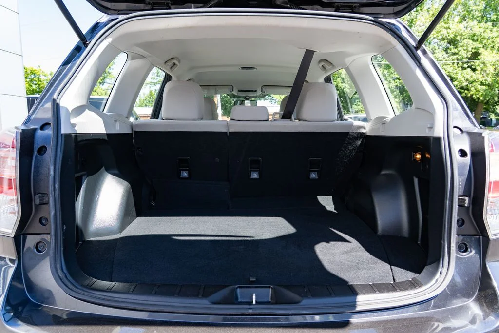 Used 2017 Gray Subaru 2.5i image 8