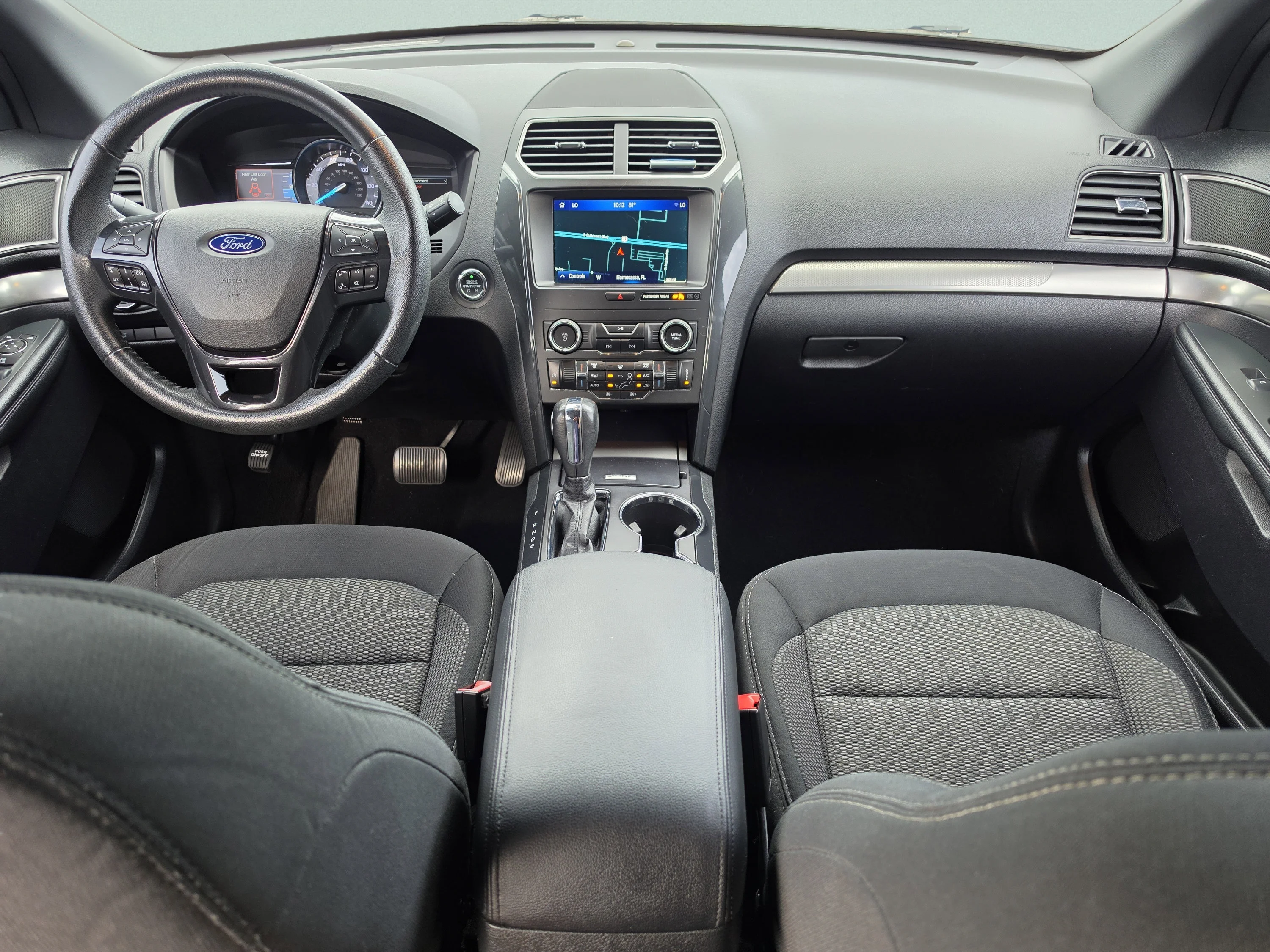 Used 2019 White Platinum Clearcoat Metallic Ford XLT image 20