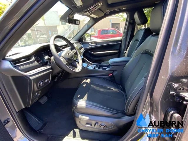 New 2026 Baltic Gray Metallic Clear-Coat Exterior Paint Jeep Laredo image 30