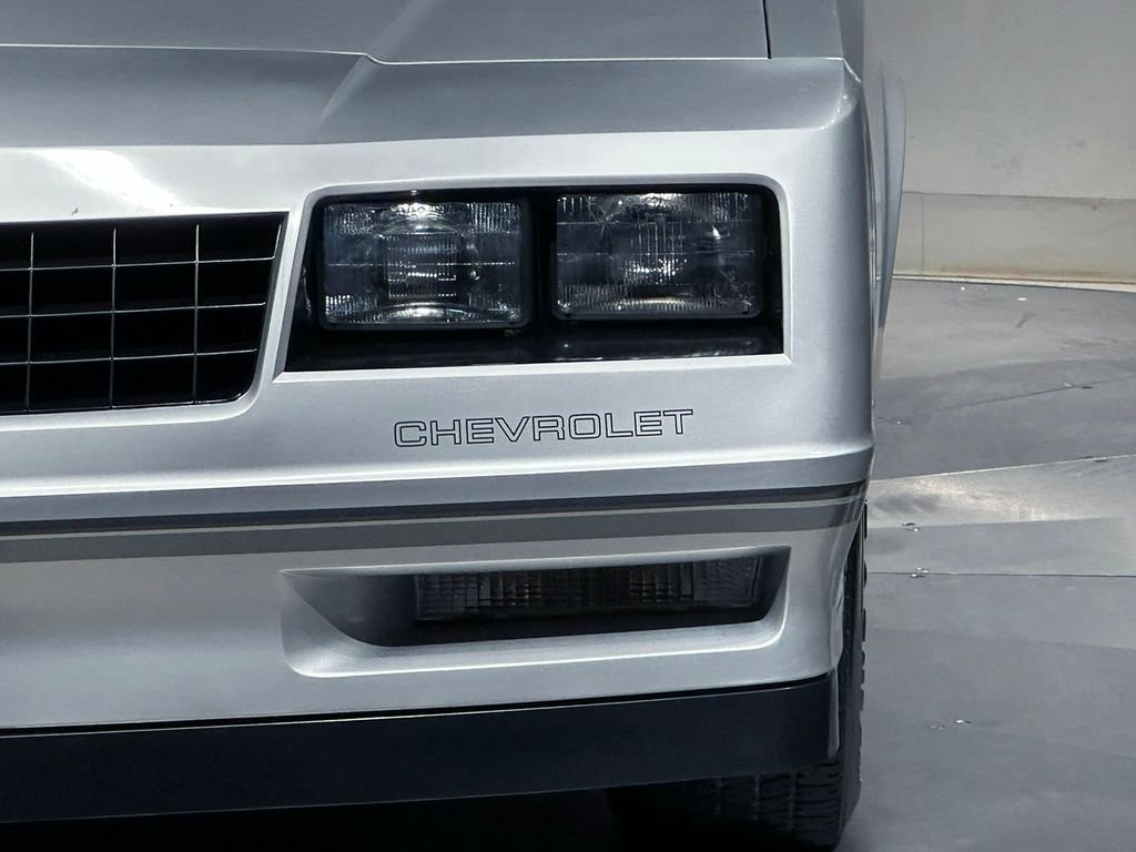 Used 1987 Gray Chevrolet  image 3