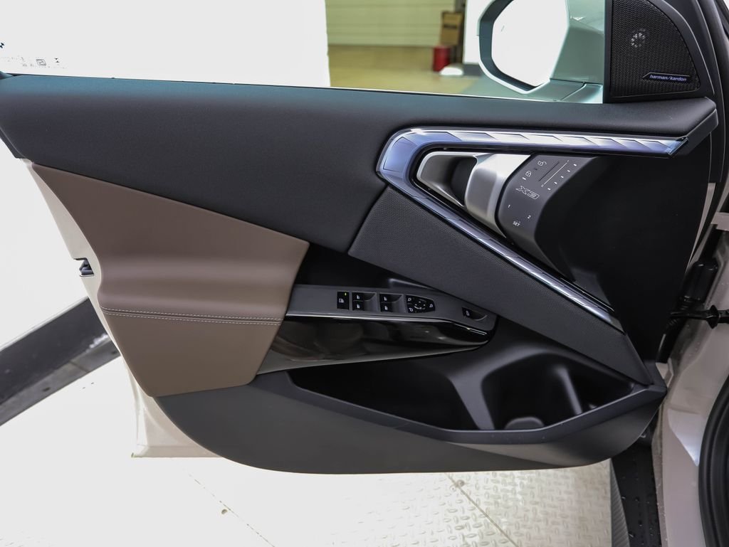 New 2026 Gray Metallic BMW 30 xDrive image 9