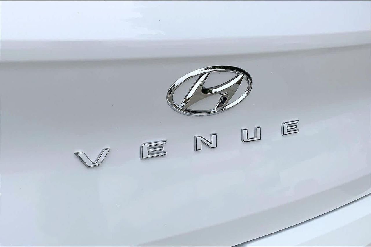 New 2026 Lunar White w/Black Roof Hyundai SEL w/Two-Tone Roof image 15