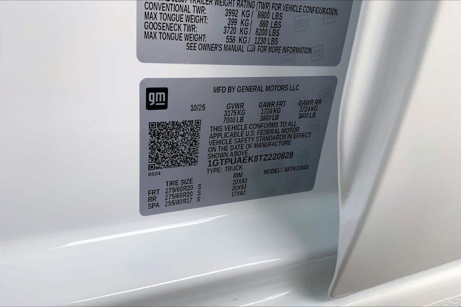 Used 2026 Summit White GMC Pro image 34