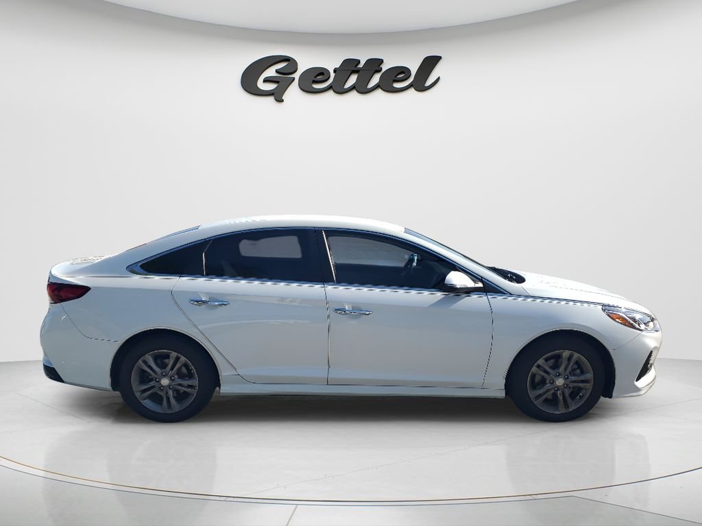 Used 2018 White Hyundai SEL image 4