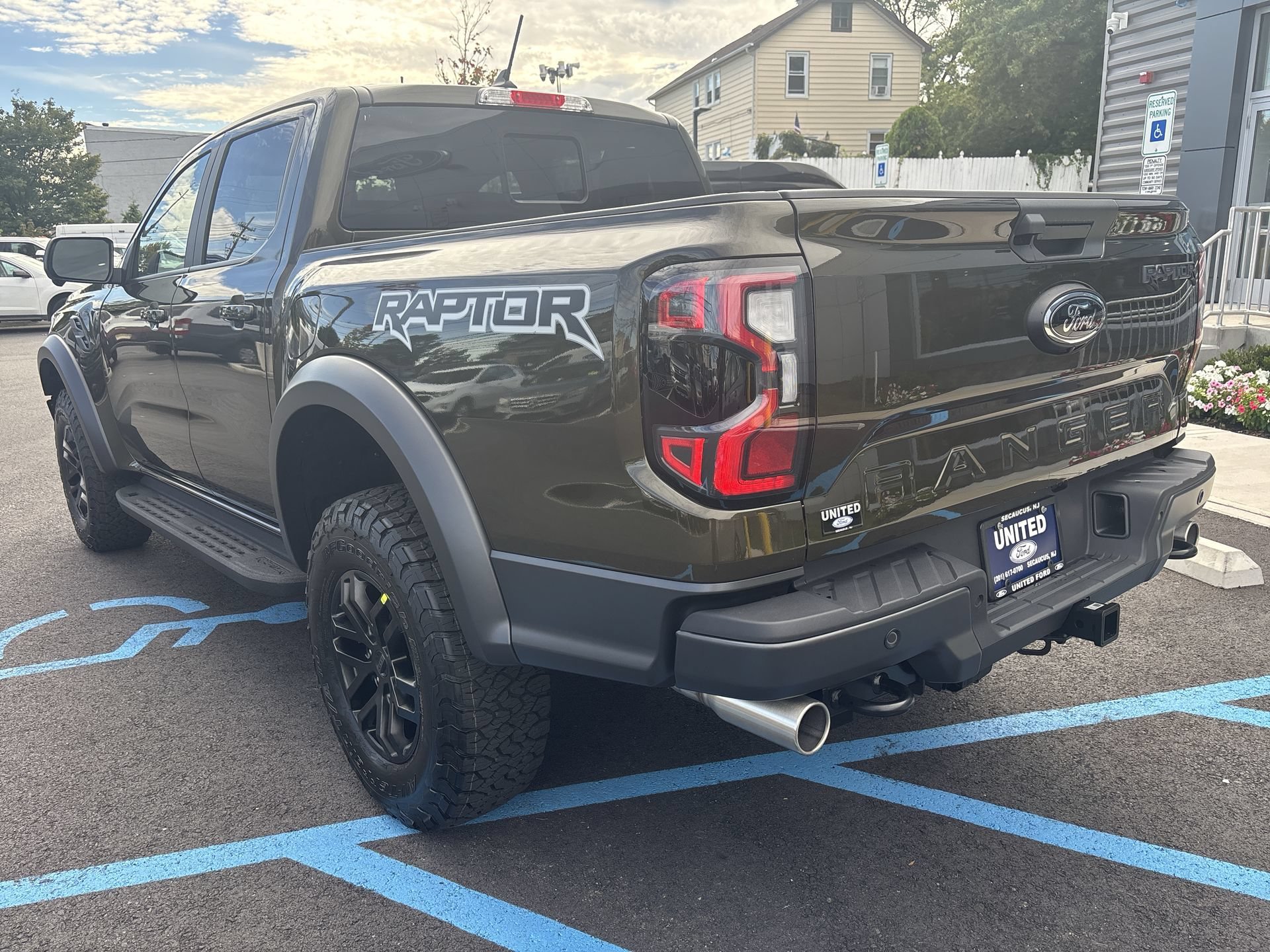 New 2026 Shelter Green Metallic Ford Raptor image 33