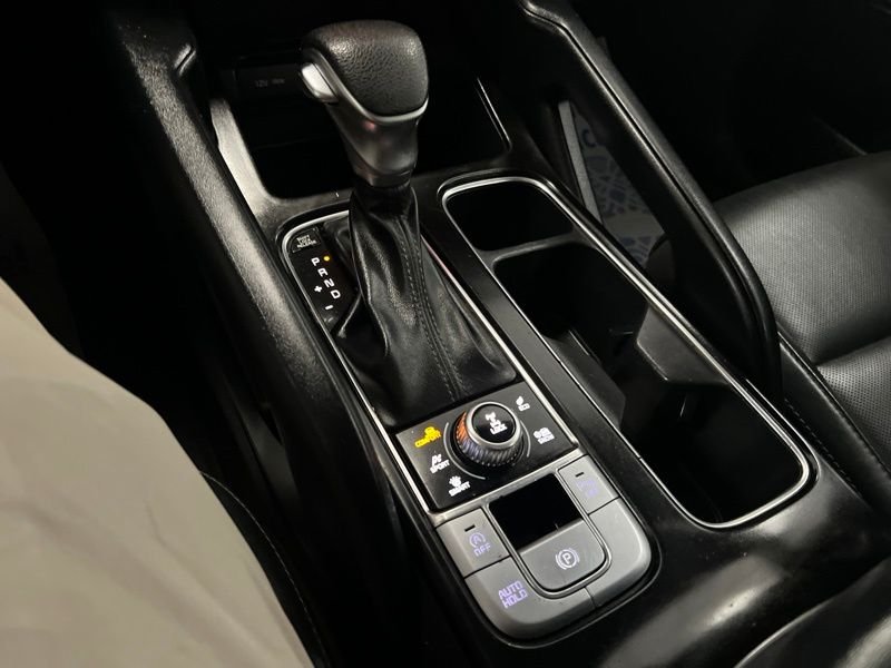 Used 2020 Purple Kia LX image 28