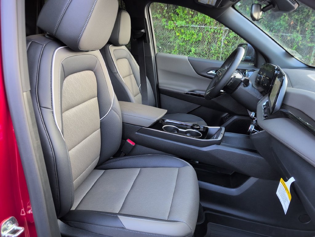 2027 Chevrolet Equinox LT - Photo 30