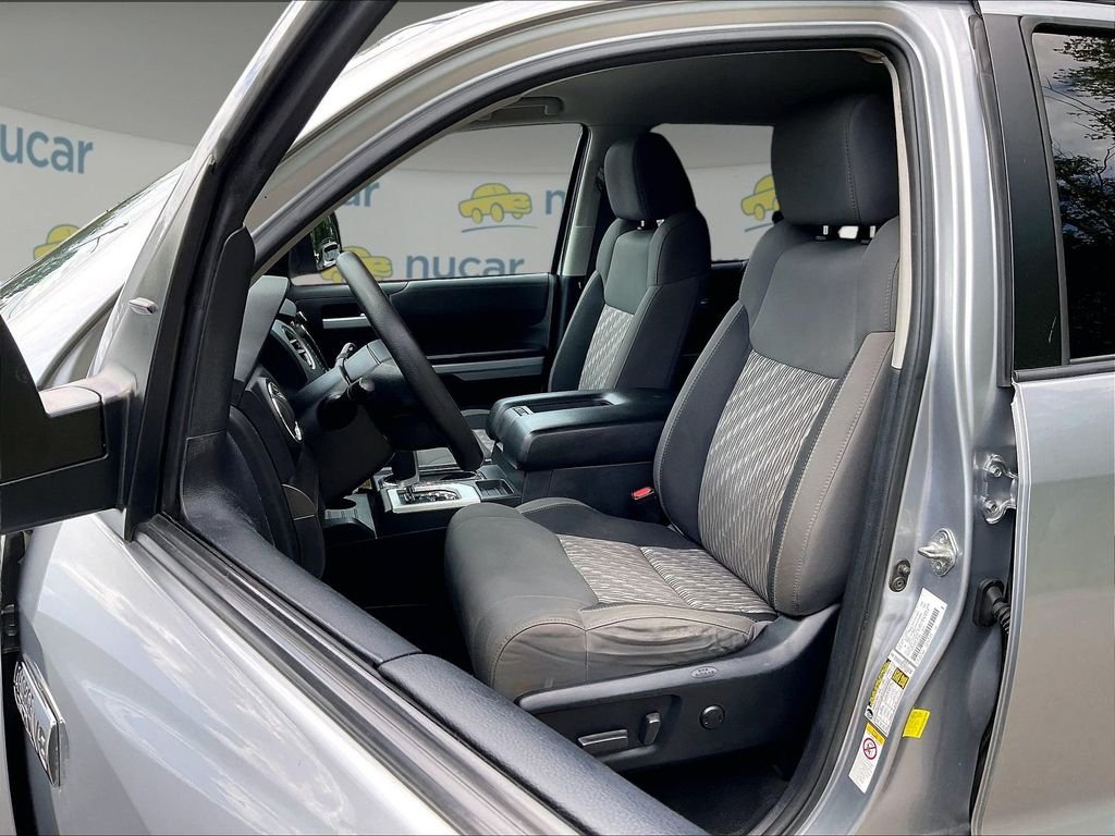 Used 2018 Silver Toyota SR5 image 10
