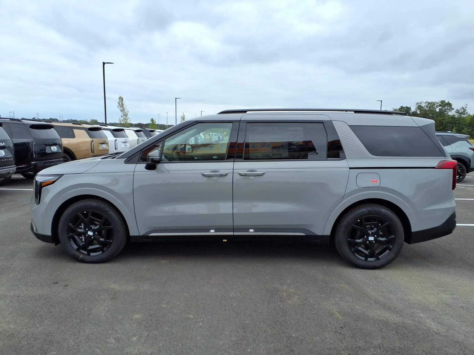 New 2027 Ceramic Silver Kia EX image 18