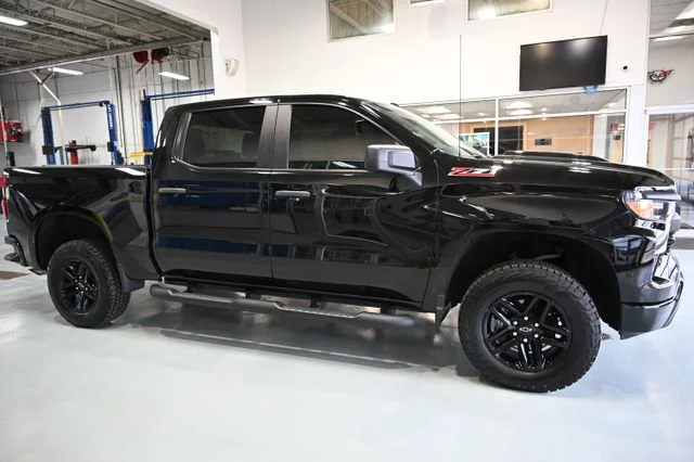 Used 2022 Black Chevrolet Custom Trail Boss image 4