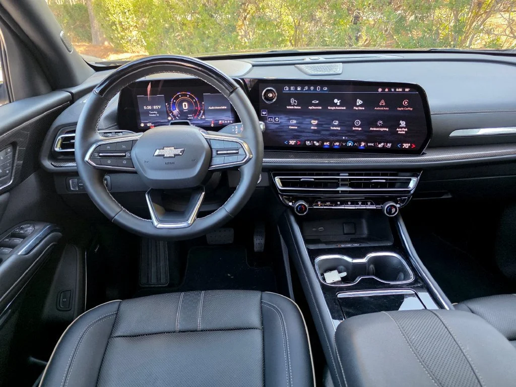 Used 2025 Stardust Metallic Chevrolet High Country image 29