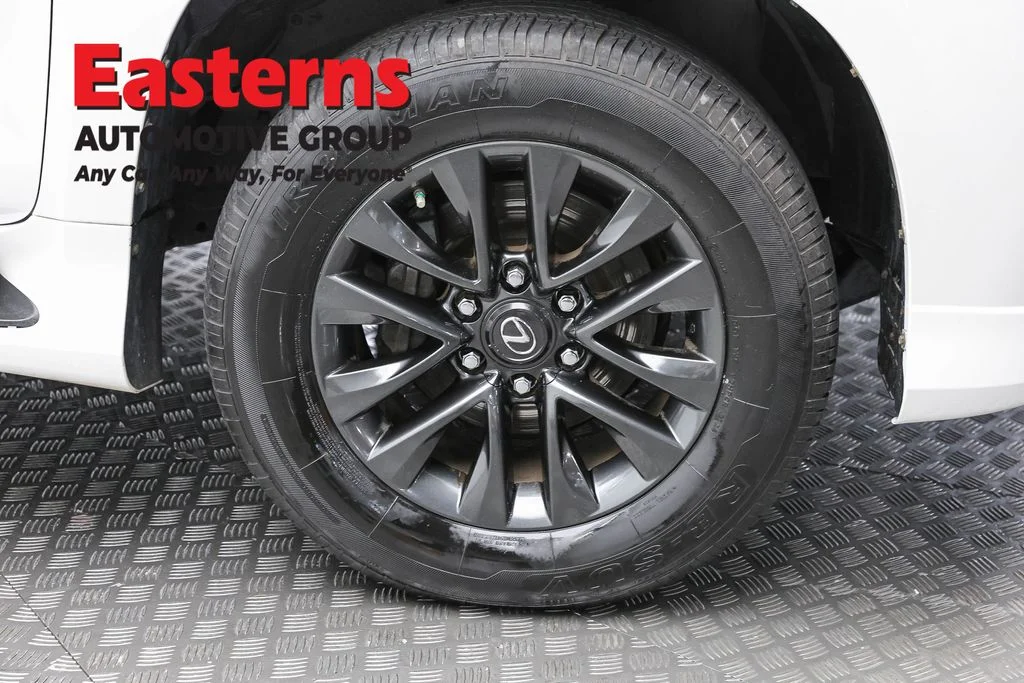 Used 2020 White Lexus 460 image 36