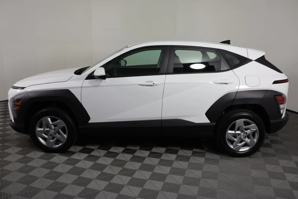 Used 2027 Atlas White Hyundai SE image 5