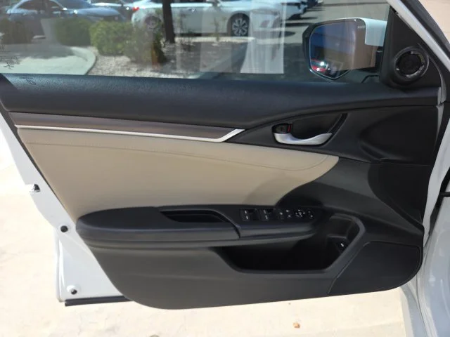 Used 2019  Honda EX-L image 15