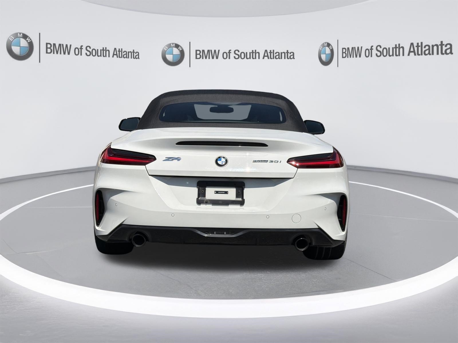 Used 2024 Alpine White BMW sDrive30i image 21