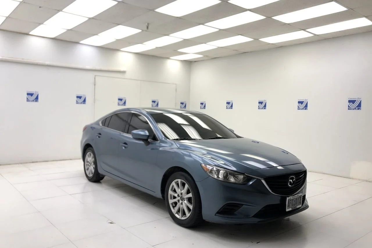 2017 Mazda EZ-6 i Sport Auto's photo