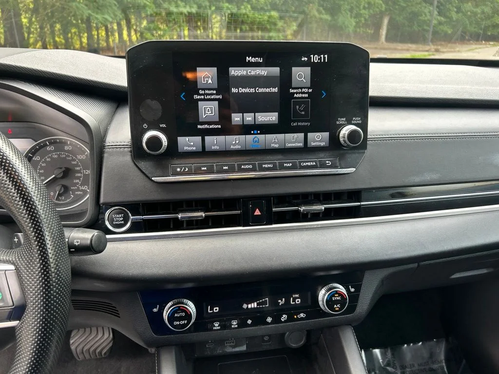 Used 2024 Black Mitsubishi SE image 18