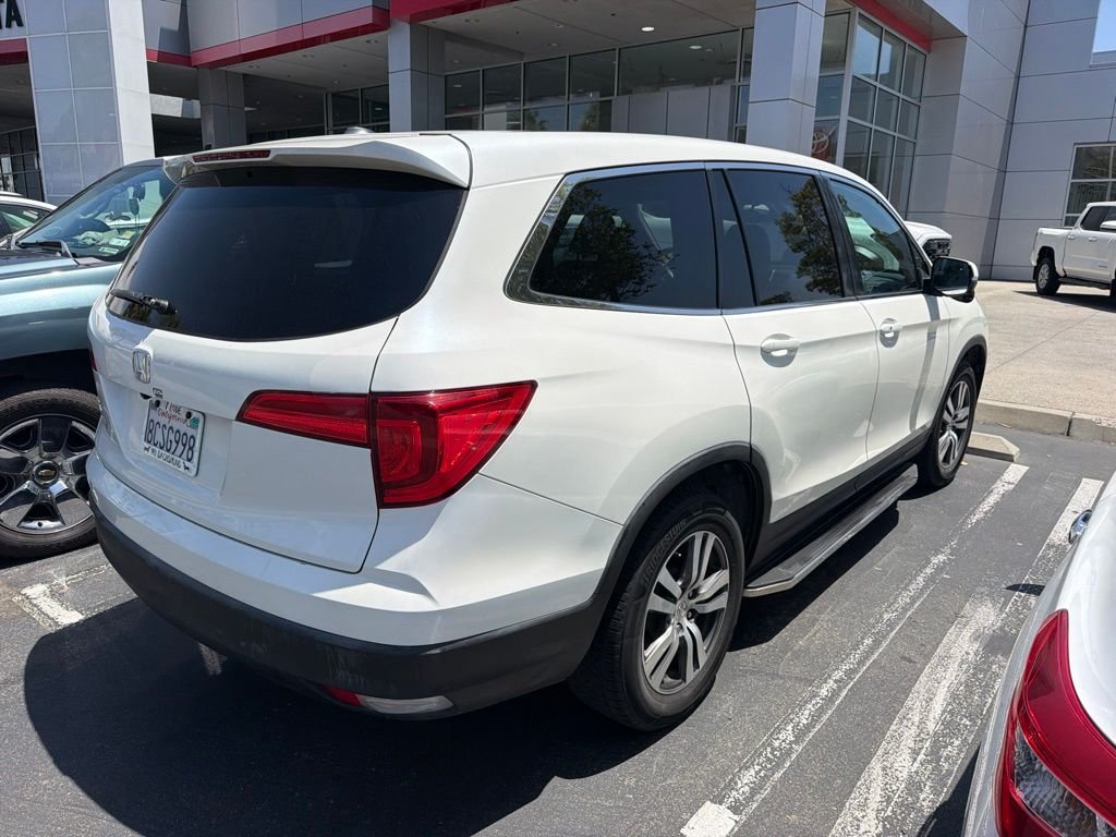 Used 2017 White Diamond Pearl Honda EX image 4