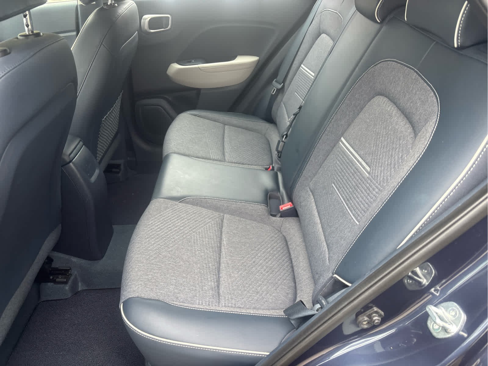 Certified Used 2023 Denim w/White Roof Hyundai Limited image 17
