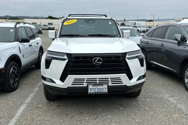 Used 2025 White Lexus 550 Premium+ image 3