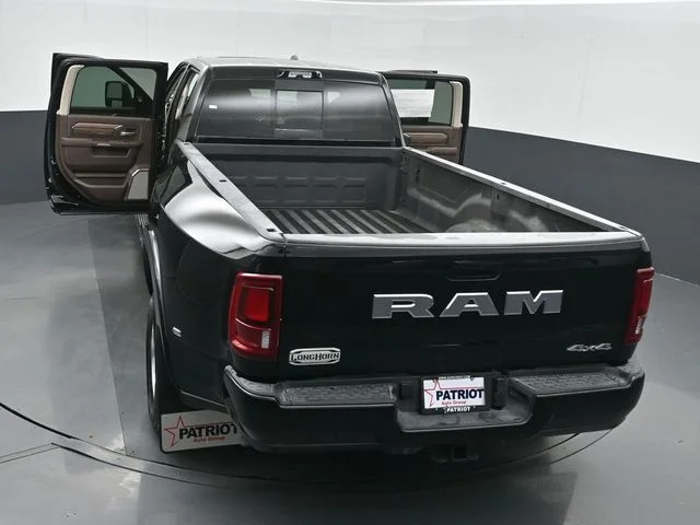 New 2026 Diamond Black Crystal Pearl-Coat Exterior Paint RAM Limited image 52