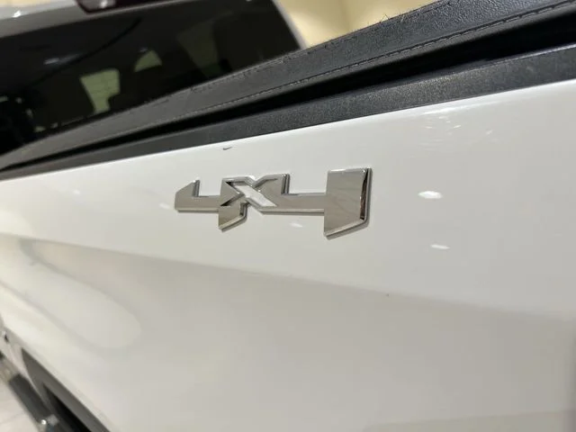 Used 2020 Summit White GMC SLE image 28