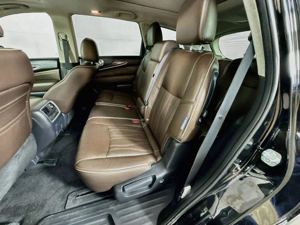 Used 2018 Black INFINITI  image 32