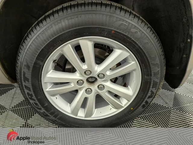 Used 2006 Gold Toyota Limited image 52