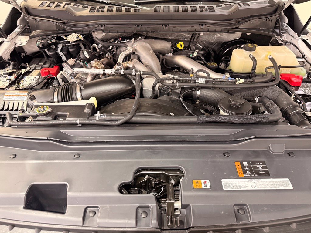 Used 2025 Avalanche Ford Lariat image 6