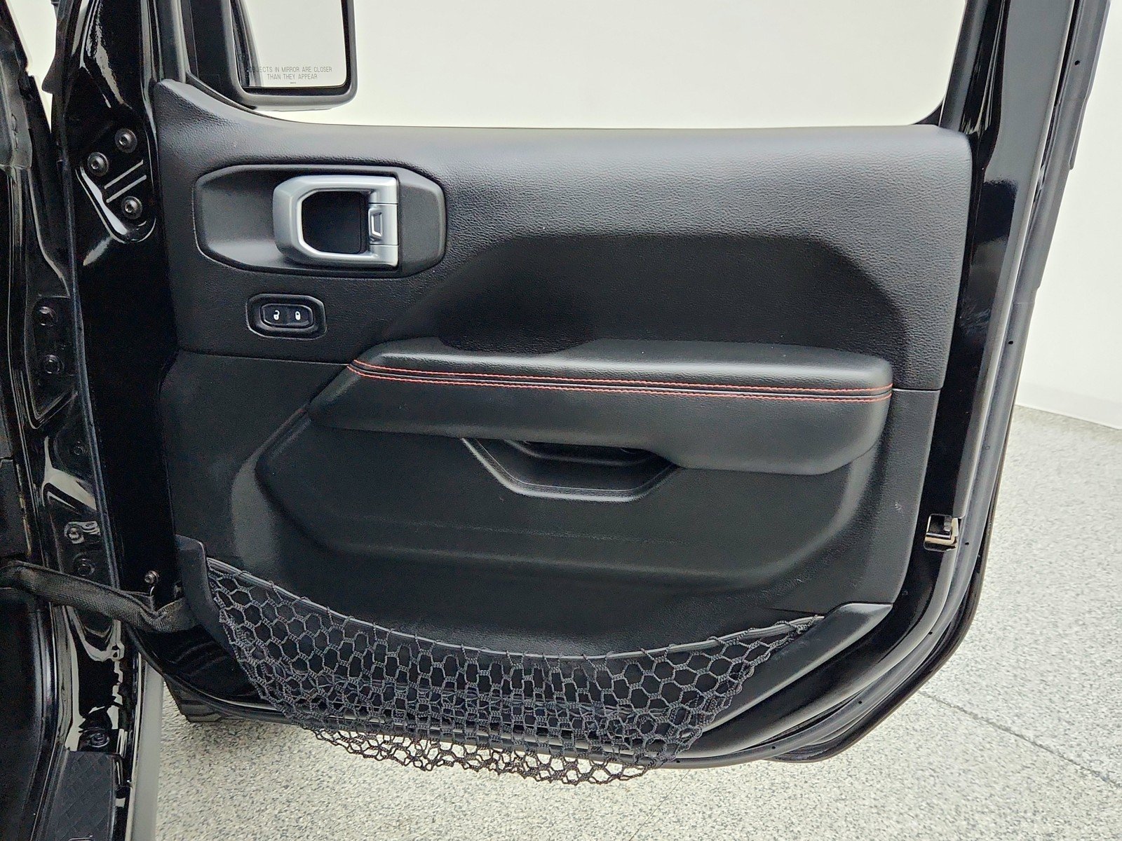Used 2020  Jeep Rubicon image 30