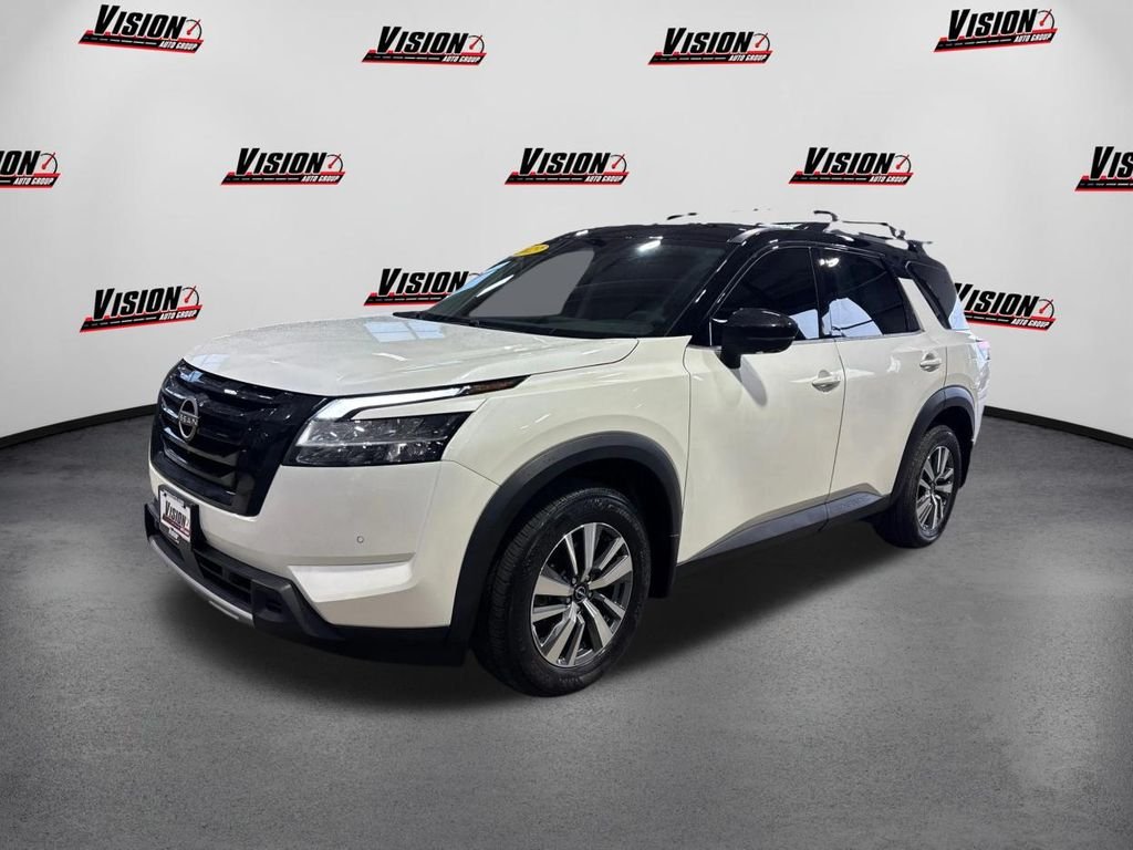 2023 Nissan Pathfinder SL